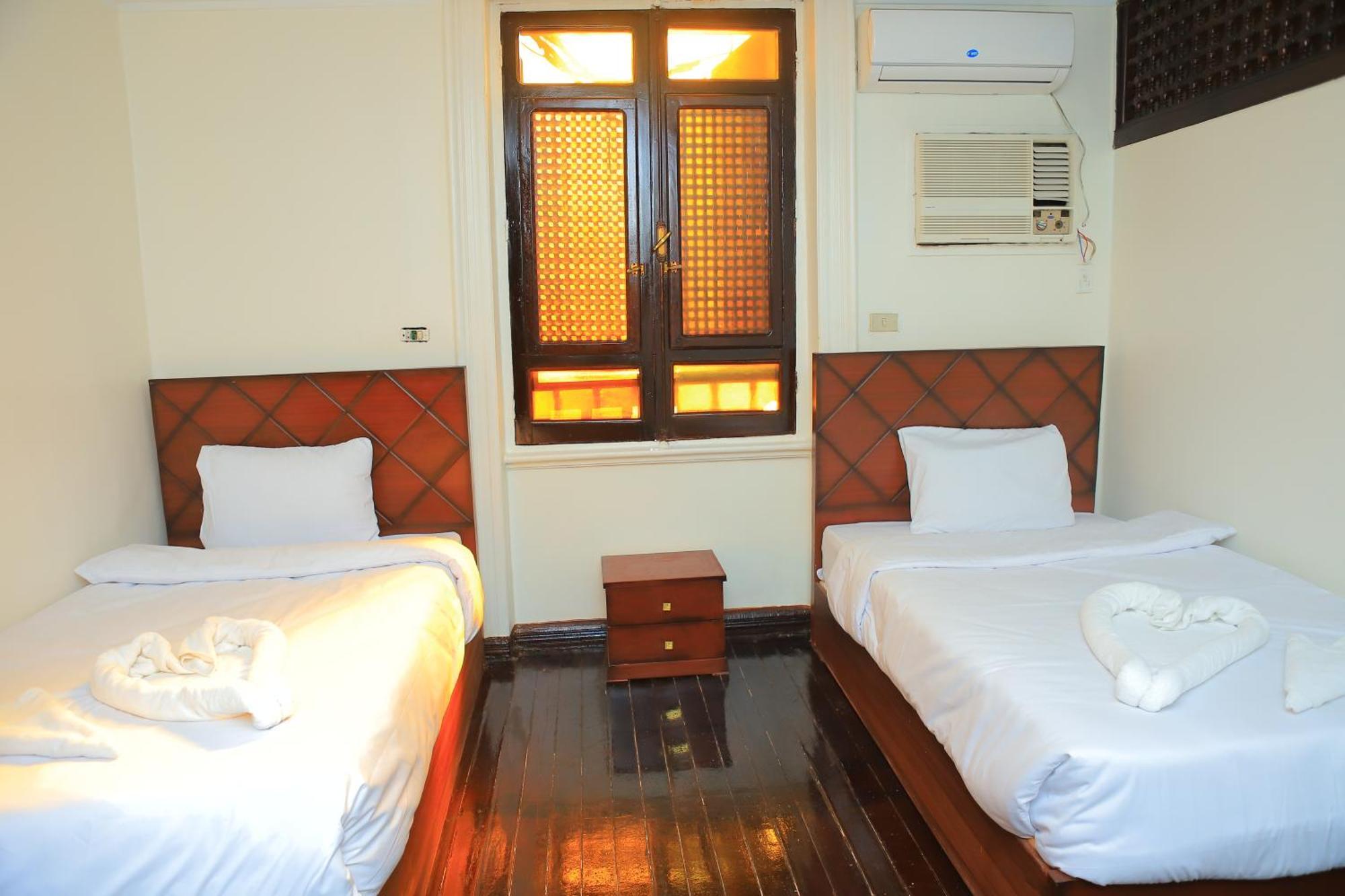 Hostel Kings Palace