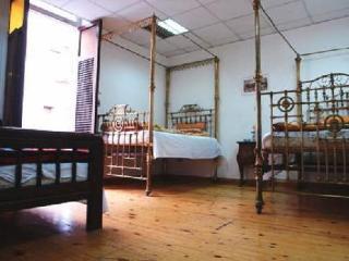 Kings Palace Hostel *
